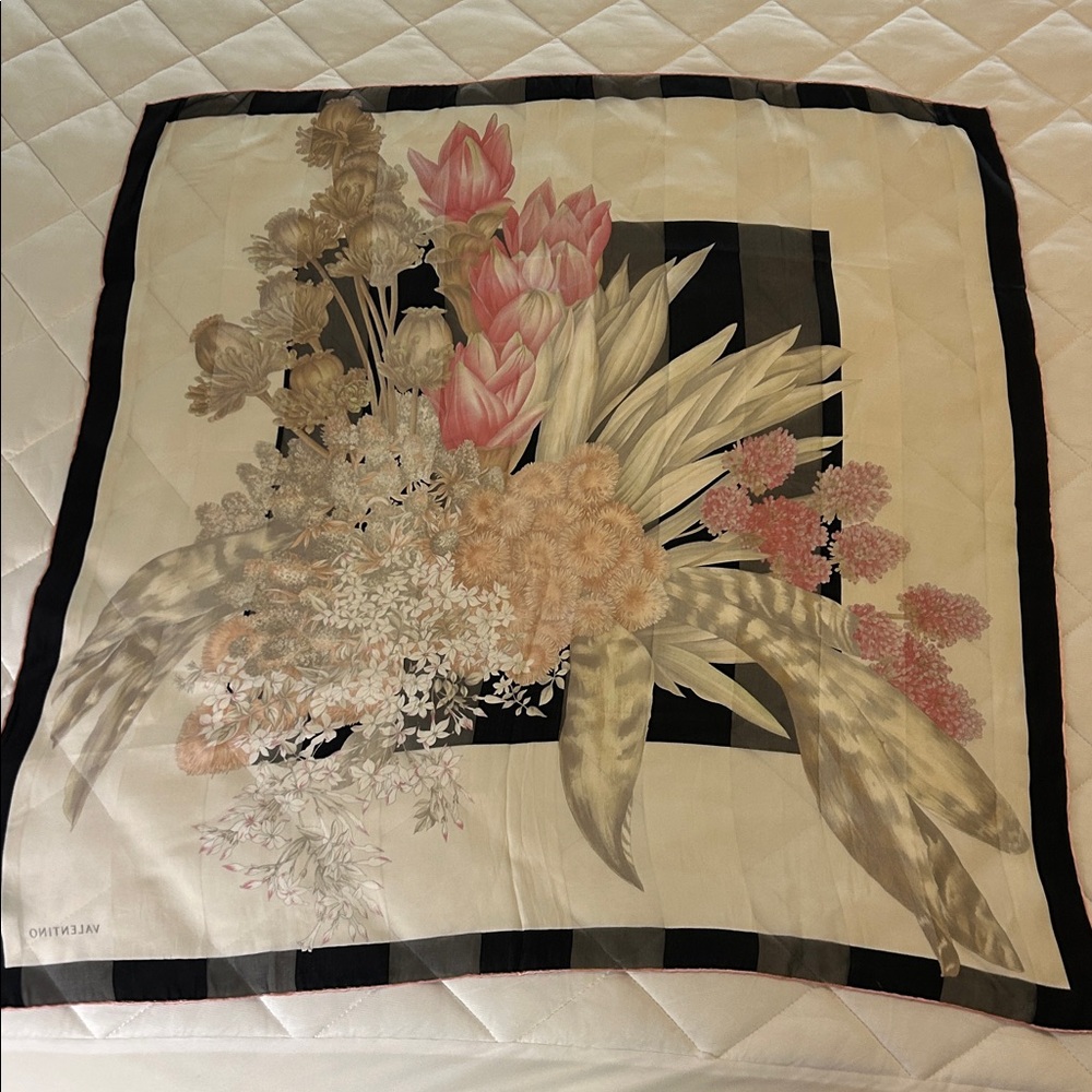 Vintage Valentino Scarf - Picture 6 of 13